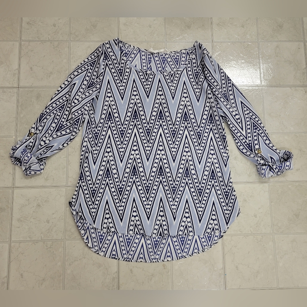 Peach Love Cream California Size Small Blue and White Blouse